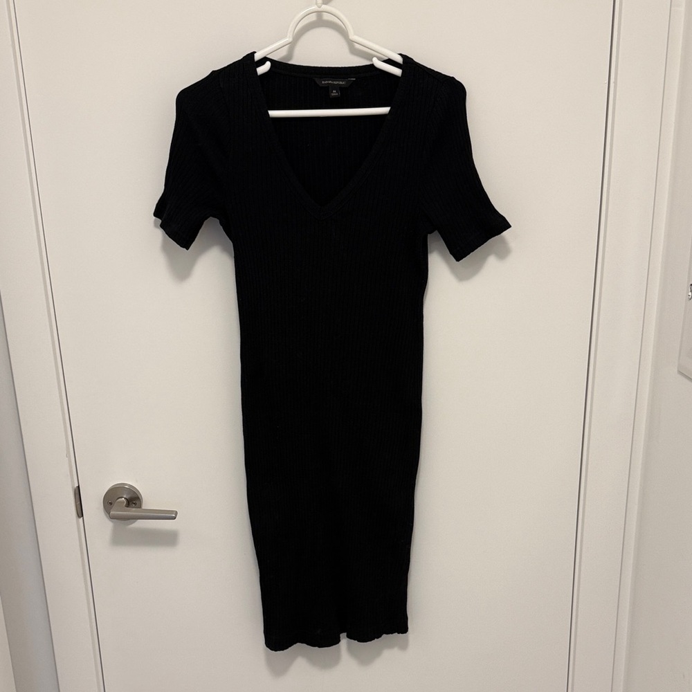 Banana Republic Ribbed V-Neck T-Shirt Dress
